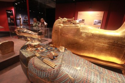 Tutankhamun - His Tomb and the Treasures meticulously reconstructed the famous tomb and the golden artefacts found by Howard Carter in November 1922, with the help of Cairo craftspeople who built more than a thousand exact replicas over five years. The outer coffin of King Tutankhamun is carved with the image of the dead king as Osiris, while the second outside coffin's use of gold foil inlays was far more extensive than on the outermost coffin.