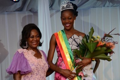 Helderine Kosso et la première dame Antoinette Sassou N’Guesso