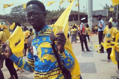 Voters from Angola's CASA-CE party