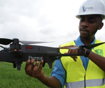 Ghanaian Farmers Experiment With Drones