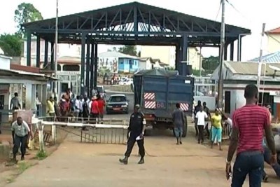 Border check point between Cameroon and Equatorial Guinea at Kye-Ossi,