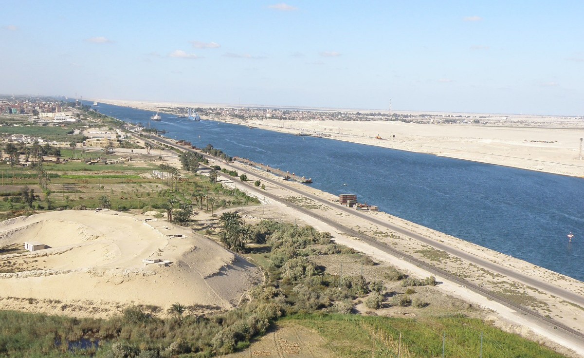 North Africa: Amount of Ships Transiting Suez Canal Declines thumbnail