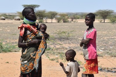 Des résidents du comté de Turkana au Kenya où la sécheresse et l'insécurité alimentaire sont signalées.