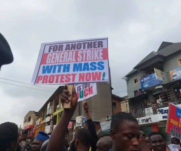 Nigerians Demand Economic Reforms in Nationwide Protests