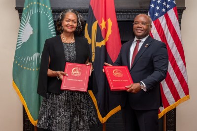 A Memorandum of Understanding (MOA) was developed and signed in Washington, DC by H.E. Mr. Agostinho Van-Dunem, Ambassador of the Republic of Angola to the United States, and Ms.
Florizelle (Florie) Liser, President and CEO of Corporate Council on Africa (CCA), to officially mark the  collaboration between the CCA and the Government of the Republic of Angola, who will be hosting the 17th U.S.-Africa Business Summit in 2025 in the city of Luanda, Angola.