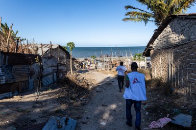 An MSF team walk through the town of Mocímboa da Praia, in northern Mozambique, to assess people’s medical and humanitarian needs.