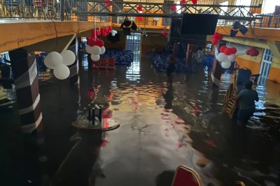 Certains habitants de l'État de Lagos se retrouvent sans abri après que de fortes pluies ont provoqué de graves inondations qui ont détruit des biens d'une valeur de plusieurs millions de nairas.