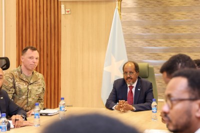 Son Excellence le président Hassan S Mohamud a reçu le commandant du Commandement des États-Unis pour l'Afrique (AFRICOM), le général Dagvin R.M. Anderson.

Ils ont évoqué le renforcement de la coopération entre la Somalie et les États-Unis dans des domaines tels que la sécurité, la lutte contre le terrorisme et la promotion de la paix et de la stabilité régionales.